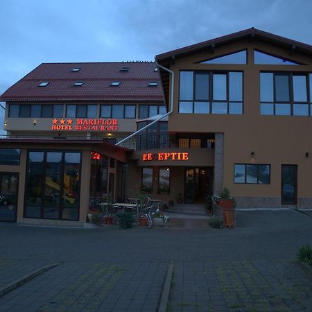 Hotel Mariflor Gherla Exterior foto